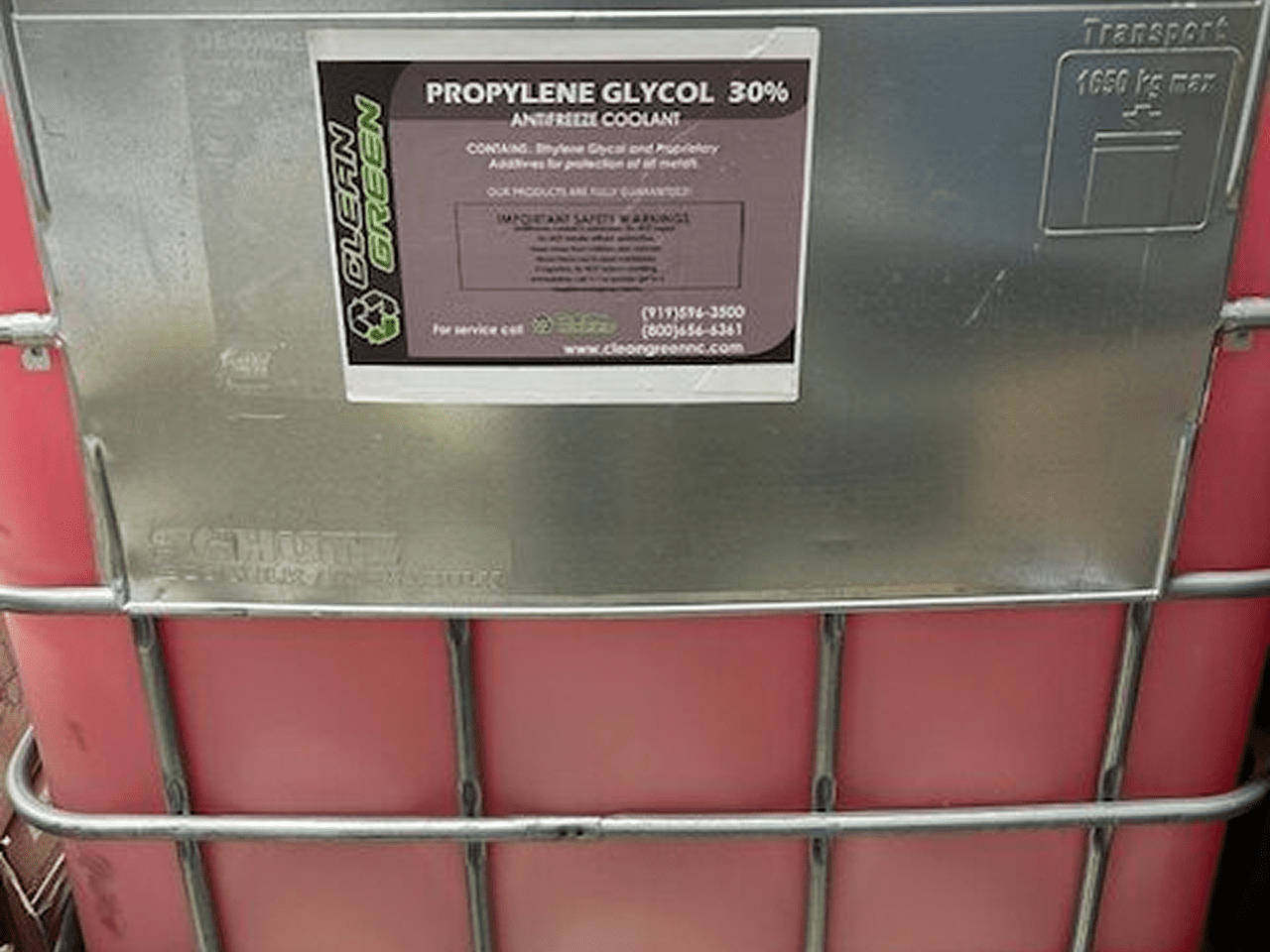 Industrial coolant storage tank